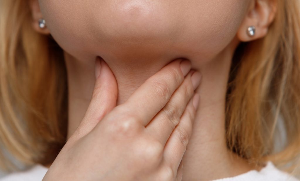 Bolinhas Brancas na Garganta